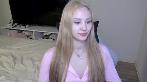 Laylla001 online show from 25, 3, 2026