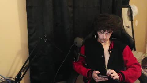 Snapshot of laymetorest420 chatting on 16, 12, 2025 Stitch online show from 16, 12, 2025