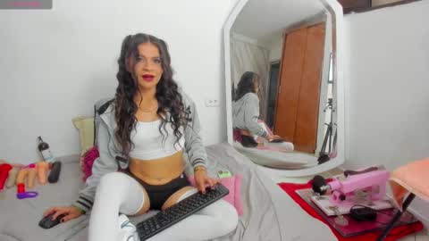 Snapshot of layqueen77 chatting on 12, 2, 2025 Layqueen online show from 12, 2, 2025