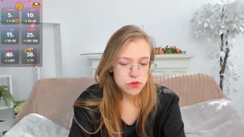 layriantavee online show from 13, 9, 2025