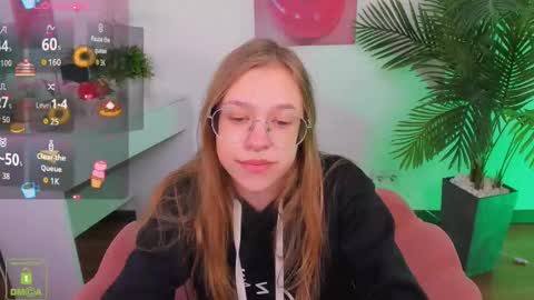 layriantavee online show from 8, 10, 2025