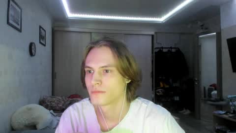 Snapshot of lazaret1k chatting on 9, 4, 2026 Vladi online show from 9, 4, 2026