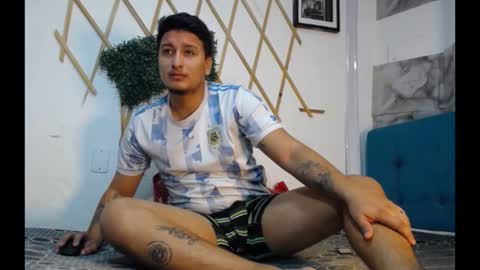 Snapshot of le_petit_princeb612 chatting on 1, 11, 2025  andres  online show from 1, 11, 2025