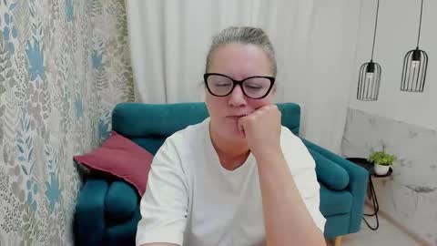 Snapshot of lea_fruit chatting on 11, 5, 2026 Lea online show from 11, 5, 2026
