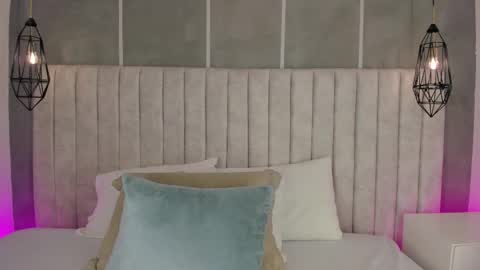    online show from 30, 3, 2026