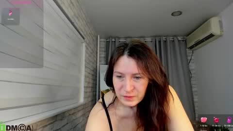 Snapshot of lea_shadom chatting on 5, 12, 2025 Lea online show from 5, 12, 2025