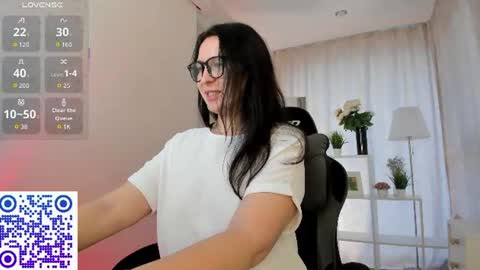 Snapshot of lea_shadom chatting on 23, 6, 2026 Lea online show from 23, 6, 2026