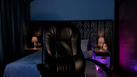 Snapshot of lea_velle chatting on 18, 12, 2025 Lea Velle online show from 18, 12, 2025