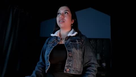 Snapshot of lea_velle chatting on 5, 1, 2026 Lea Velle online show from 5, 1, 2026