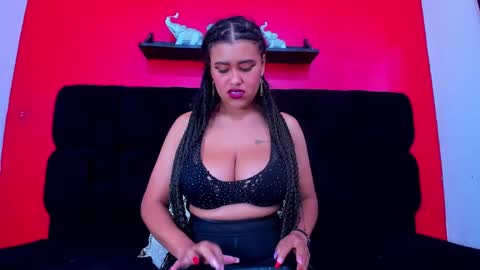 Snapshot of leah_gomed chatting on 6, 1, 2025 Leah online show from 6, 1, 2025