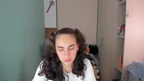 Snapshot of leah_sm chatting on 21, 1, 2025 Laura online show from 21, 1, 2025