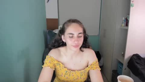 Snapshot of leah_sm chatting on 31, 1, 2025 Laura online show from 31, 1, 2025