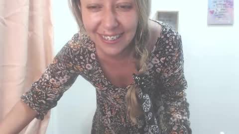 leah_susman online show from 20, 2, 2025