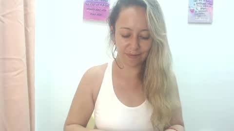 leah_susman online show from 25, 2, 2025