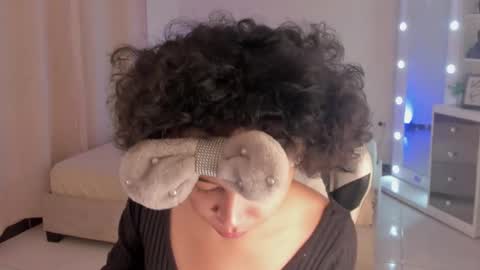 Snapshot of leahaltomm chatting on 16, 2, 2025 leahaltomm online show from 16, 2, 2025