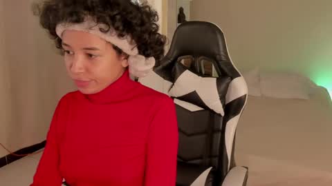 Snapshot of leahaltomm chatting on 1, 3, 2025 leahaltomm online show from 1, 3, 2025