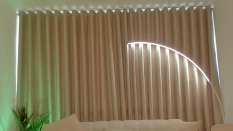 Snapshot of leahaltomm chatting on 19, 9, 2025 leahaltomm online show from 19, 9, 2025