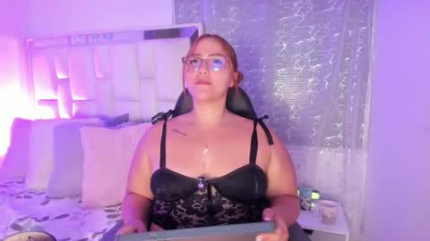 Leah  online show from 15, 4, 2026