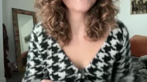 Snapshot of leahsparkles chatting on 24, 11, 2025 Leah Sparkles online show from 24, 11, 2025