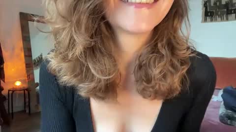 Snapshot of leahsparkles chatting on 1, 12, 2025 Leah Sparkles online show from 1, 12, 2025