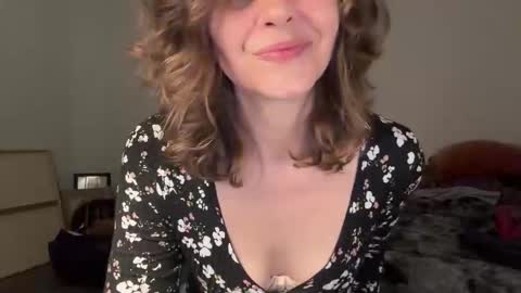 Snapshot of leahsparkles chatting on 22, 4, 2026 Leah Sparkles online show from 22, 4, 2026