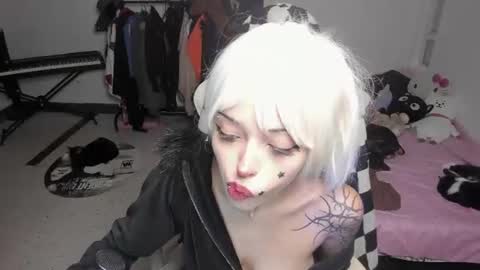 Snapshot of leamelie chatting on 9, 7, 2026 Amelia Black OF AMELIABLACK666 I lost all my thumbs up help me to get 80 online show from 9, 7, 2026
