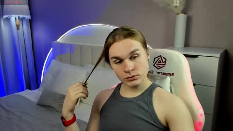 Snapshot of leanby chatting on 27, 11, 2025 Leanu online show from 27, 11, 2025