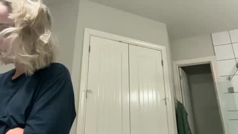 leanneluxecouple online show from 20, 10, 2025