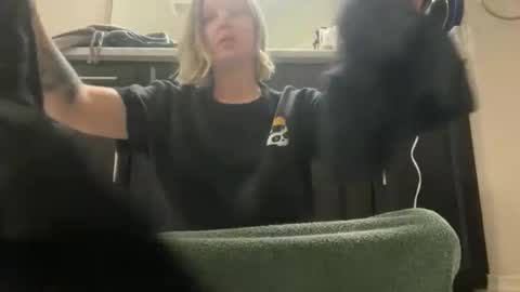 leanneluxecouple online show from 17, 11, 2025