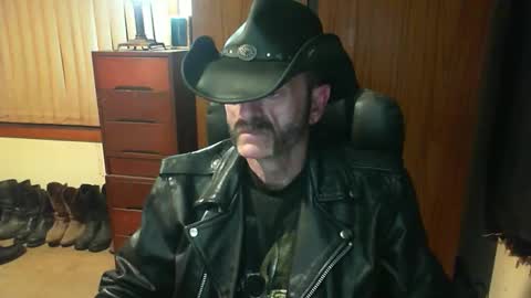 leathergreaser online show from 13, 4, 2026