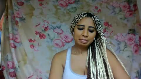 Snapshot of leatianaa chatting on 5, 6, 2026 leatianaa online show from 5, 6, 2026