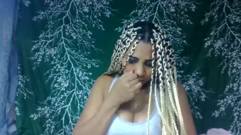 Snapshot of leatianaa chatting on 25, 6, 2026 leatianaa online show from 25, 6, 2026