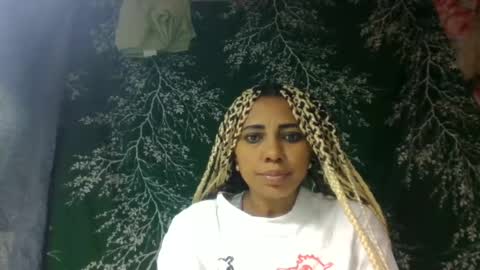 Snapshot of leatianaa chatting on 25, 6, 2026 leatianaa online show from 25, 6, 2026
