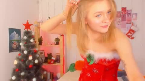 Snapshot of leazy_peasy chatting on 28, 12, 2024 Ellie online show from 28, 12, 2024