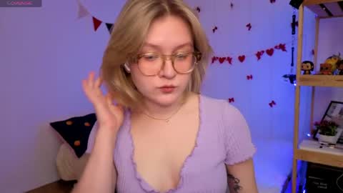 Snapshot of leazy_peasy chatting on 22, 4, 2026 Ellie online show from 22, 4, 2026
