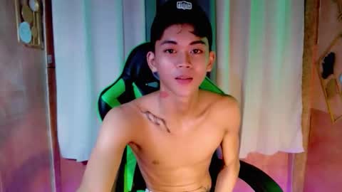 Snapshot of leemoreno18 chatting on 24, 10, 2025 leemoreno18 online show from 24, 10, 2025