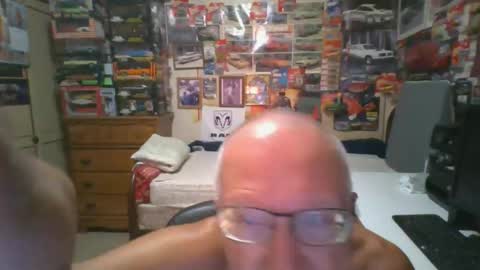 Snapshot of leezimmerman200 chatting on 29, 4, 2026 leezimmerman200 online show from 29, 4, 2026