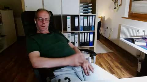 Snapshot of lefti27 chatting on 14, 5, 2026 Dave online show from 14, 5, 2026