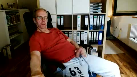 Snapshot of lefti27 chatting on 23, 5, 2026 Dave online show from 23, 5, 2026