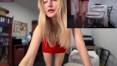 Snapshot of legsl0ng chatting on 6, 12, 2024 LegsLONG online show from 6, 12, 2024