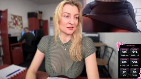 Snapshot of legsl0ng chatting on 31, 1, 2025 LegsLONG online show from 31, 1, 2025
