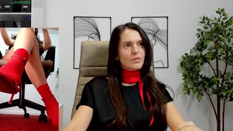 Snapshot of legswattitude chatting on 6, 12, 2024 Elle online show from 6, 12, 2024