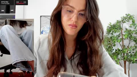 Snapshot of legswattitude chatting on 30, 1, 2025 Elle online show from 30, 1, 2025