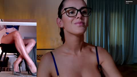 Snapshot of legswattitude chatting on 19, 10, 2025 Elle online show from 19, 10, 2025