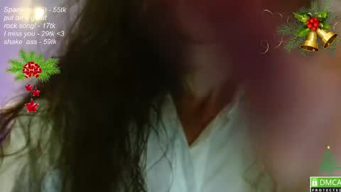 Snapshot of leia_bell chatting on 7, 12, 2024 hey Im Leia and I love rock  online show from 7, 12, 2024