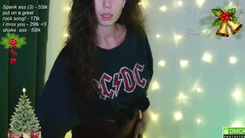 Snapshot of leia_bell chatting on 29, 12, 2024 hey Im Leia and I love rock  online show from 29, 12, 2024