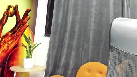 Snapshot of leia_cooper chatting on 16, 12, 2025 leia_cooper online show from 16, 12, 2025