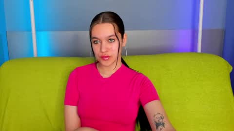 Snapshot of leiawow chatting on 7, 5, 2026 leiawow online show from 7, 5, 2026