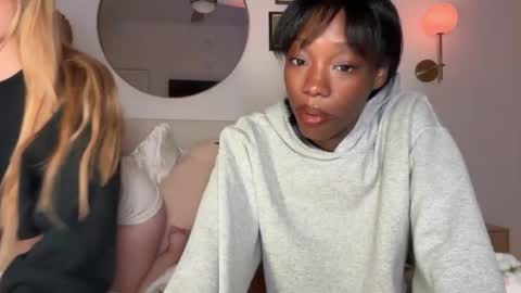 Snapshot of leighton_rae chatting on 21, 5, 2026 Leighton online show from 21, 5, 2026