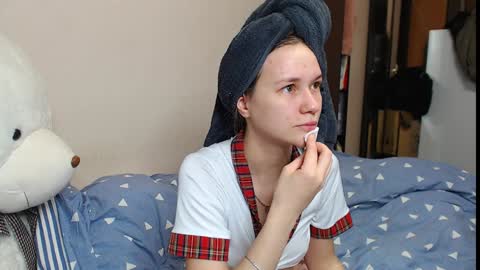 leila_bambi_ online show from 9, 12, 2024